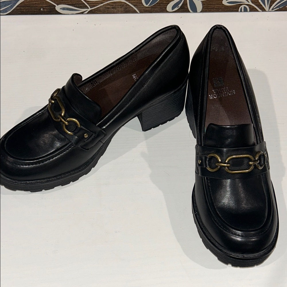 White Mountain Women's Black Chunky Heel Loafers